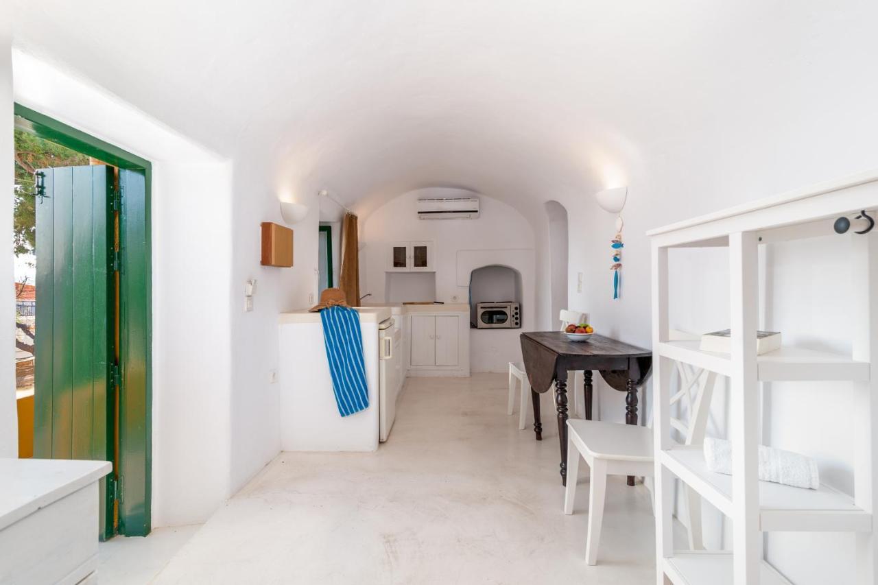Atlantis Houses Chalki Town Extérieur photo