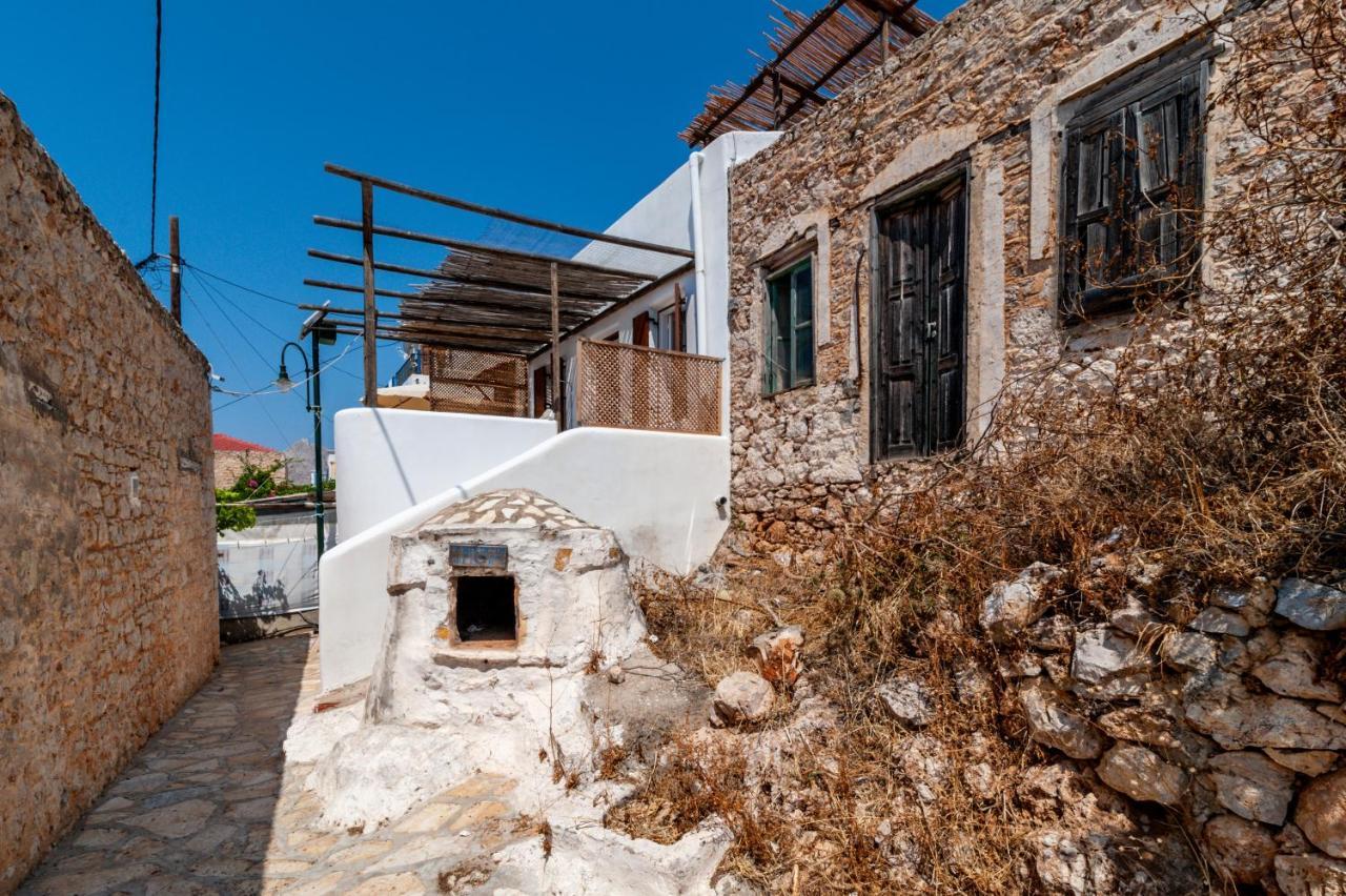 Atlantis Houses Chalki Town Extérieur photo