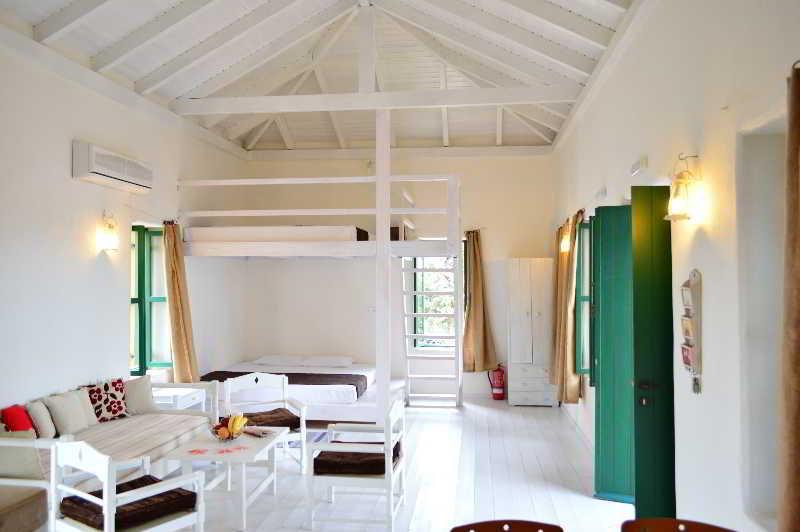 Atlantis Houses Chalki Town Extérieur photo