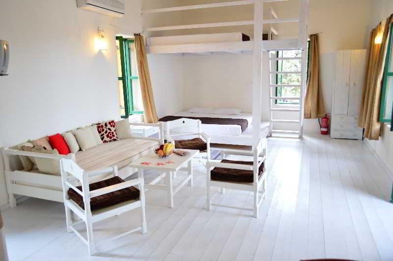 Atlantis Houses Chalki Town Extérieur photo