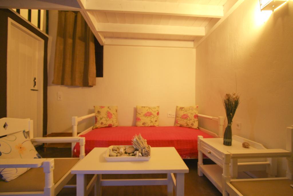 Atlantis Houses Chalki Town Extérieur photo