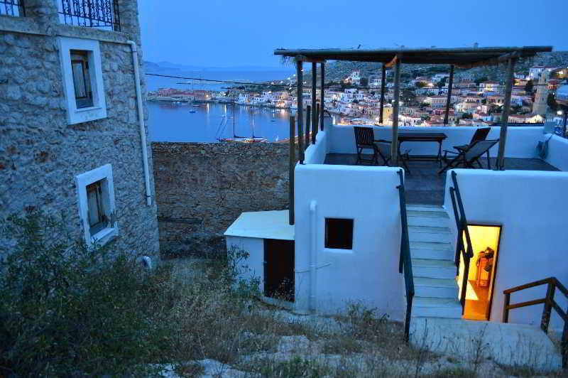 Atlantis Houses Chalki Town Extérieur photo